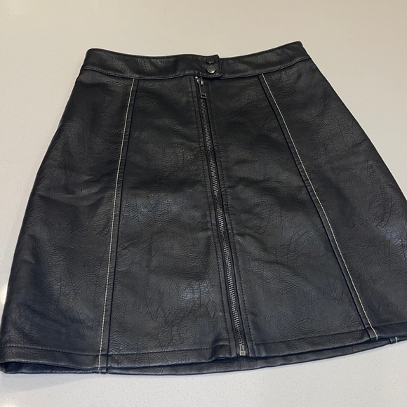 Zara Dresses & Skirts - ZARA Full Zip Vegan Leather Mini Skirt XS